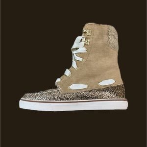 Tan and gold sequence Sperry top-sider